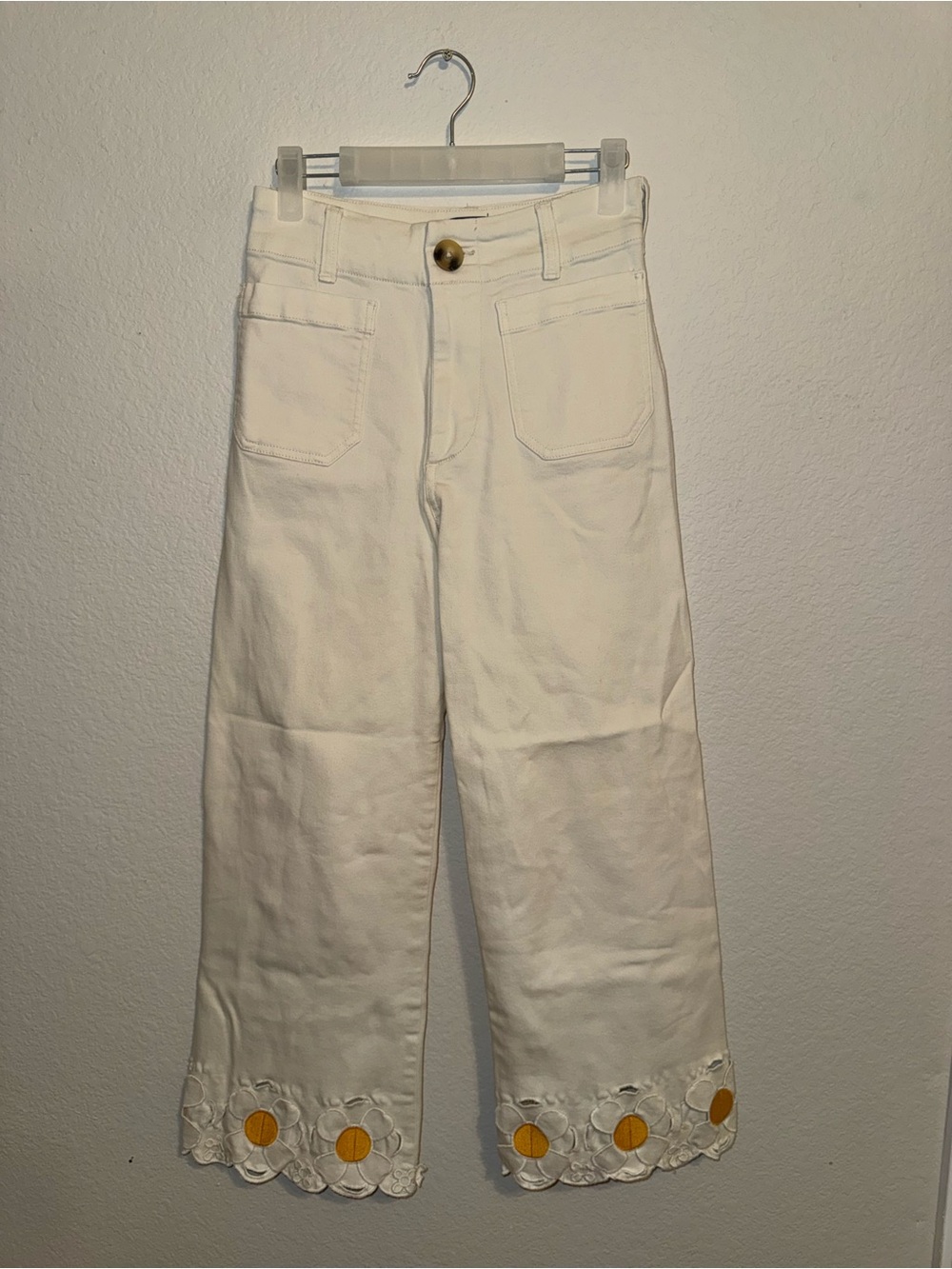 Anthropologie Maeve Colette Denim Cropped Wide Leg Jeans
Floral Cutout Cream